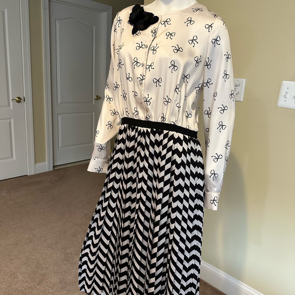 Dress, Silk, Size 8-10 (42)